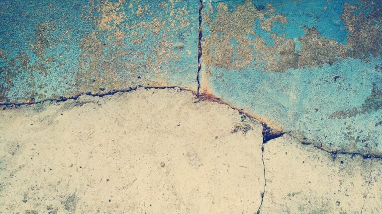 Fissures maison différents types, causes et solutions