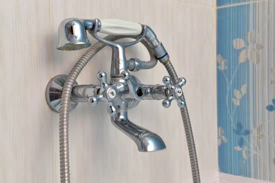 Guide pratique  installer votre robinet de douche à la bonne hauteur