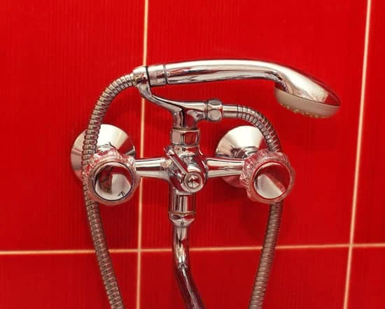 Hauteur idéale du robinet de douche Guide complet pour une installation ergonomique